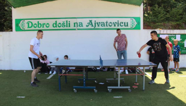 Na platou Ajvatovice održan Omladinski kamp