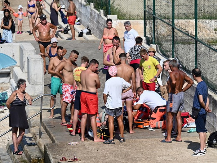 Na plaži u Istri u sat i pol preminula dva muškarca