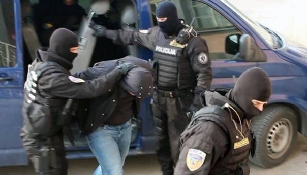 Na području Bratunca i Sarajeva uhapšene tri osobe zbog krijumčarenja ljudi