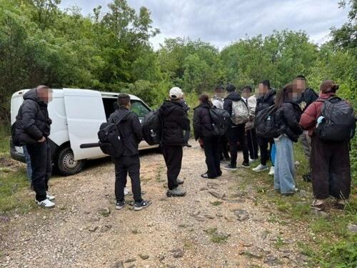Na području Gruda spriječeno krijumčarenje 14 stranih državljana