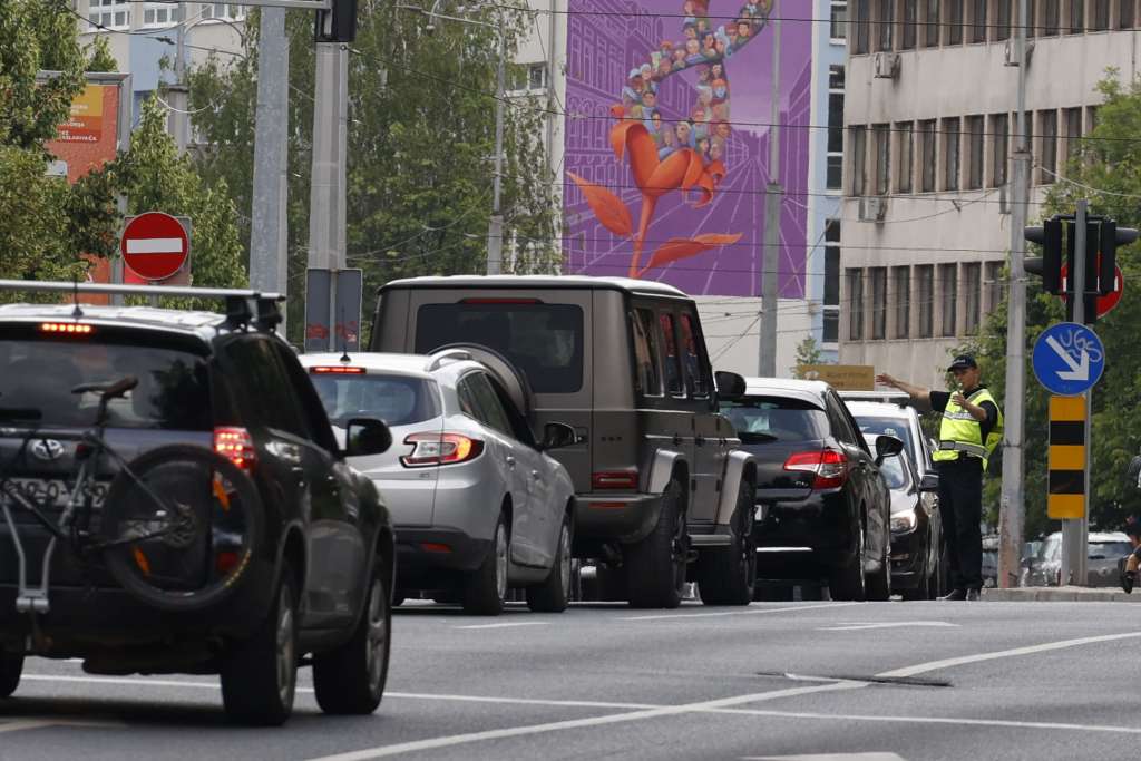 Na području KS u 24 sata 26 saobraćajnih nezgoda, dvije osobe teže i četiri lakše povrijeđene