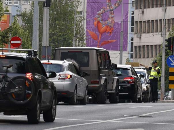 Na području KS u 24 sata 26 saobraćajnih nezgoda, dvije osobe teže i četiri lakše povrijeđene