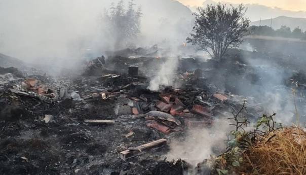 Na području Mostara sedam požara, gorio i automobil