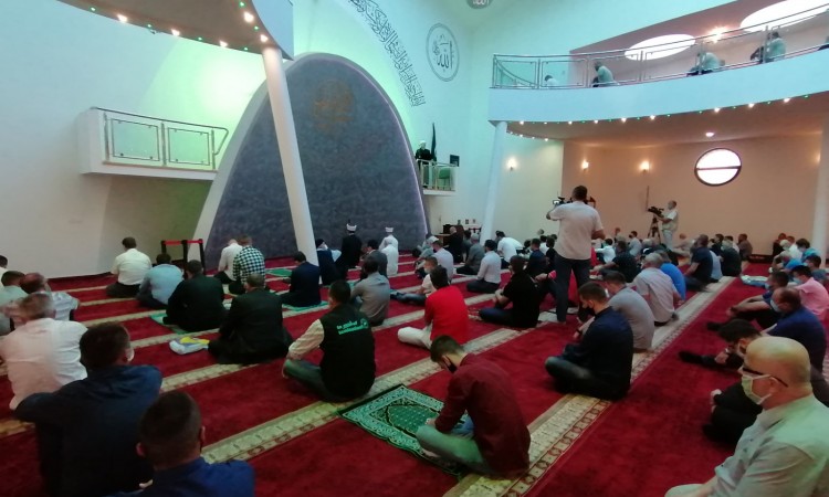 Na području muftijstva bihaćkog bajram-namaz klanjan na 233 lokacije
