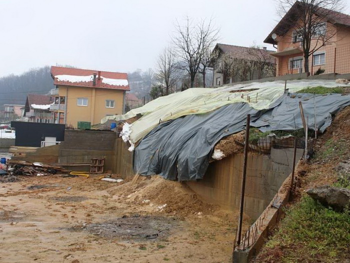 Na području općine Kalesija aktivirana nova klizišta