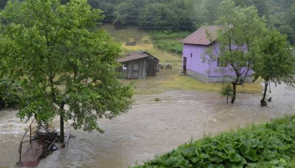 Na području Srebrenice poplavljeno desetak stambenih objekata
