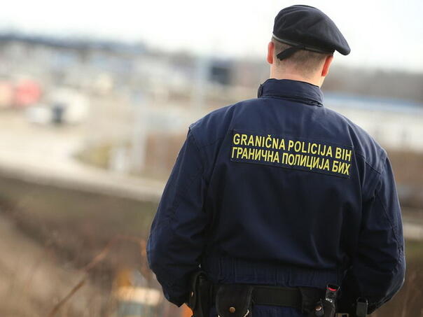 Na području Velike Kladuše spriječeno krijumčarenje 12 državljana Turske