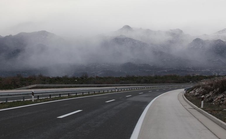 Na pojedinim dionicama uz rijeke Drinu, Lašvu i Bosnu magla