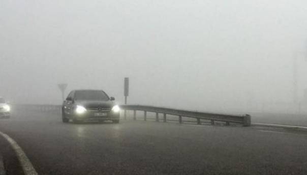 Na pojedinim dionicama vidljivost smanjena zbog magle