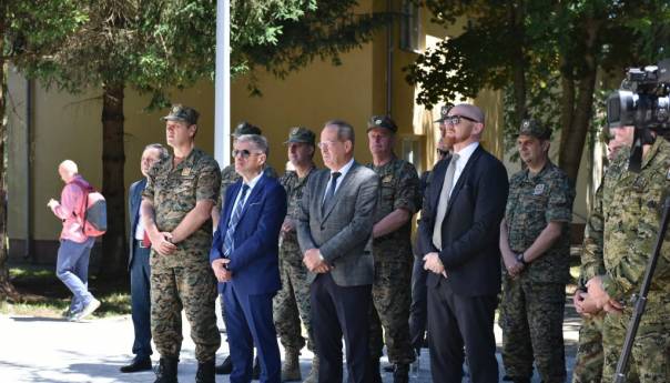 Na poligonu OS BiH na Manjači predstavljeni renovirani objekti