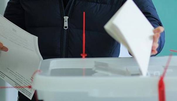 Na ponovljenom glasanju u Novom Gradu (RS) skoro 400 listića označeno
