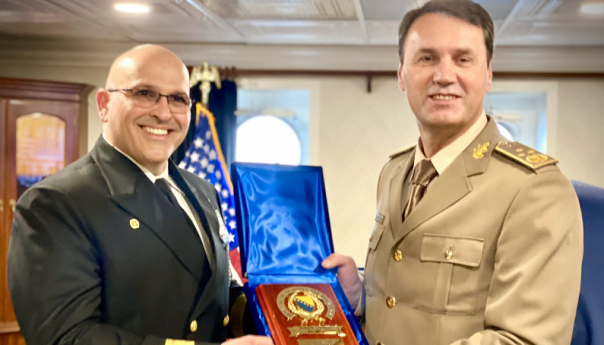 Na poziv SAD-a: Mašović obišao nosač aviona 'USS George H.W. Bush'