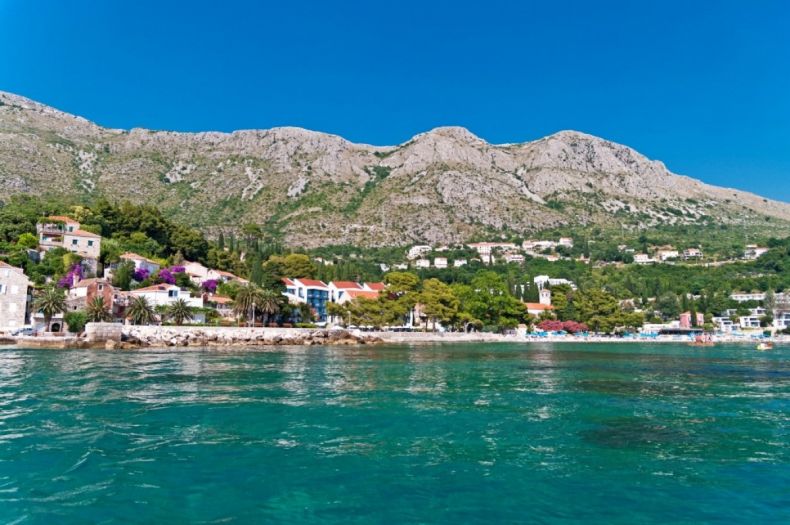 Na poznatoj hrvatskoj plaži zabranjeno kupanje zbog fekalija