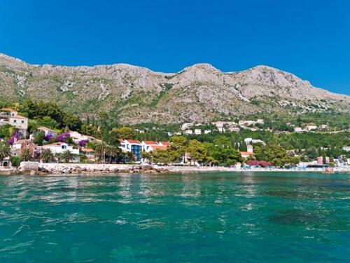 Na poznatoj hrvatskoj plaži zabranjeno kupanje zbog fekalija