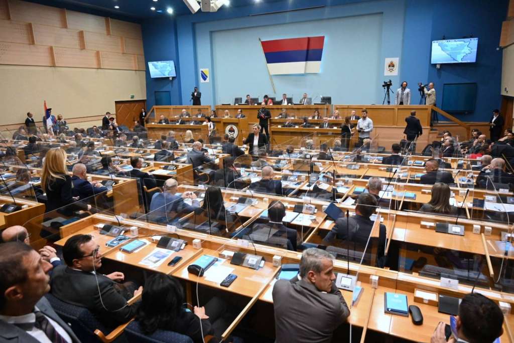 Na predloženom dnevnom redu Prijedlog zakona o nepokretnoj imovini