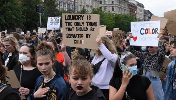 Na protestima u Danskoj više od 15.000 osoba