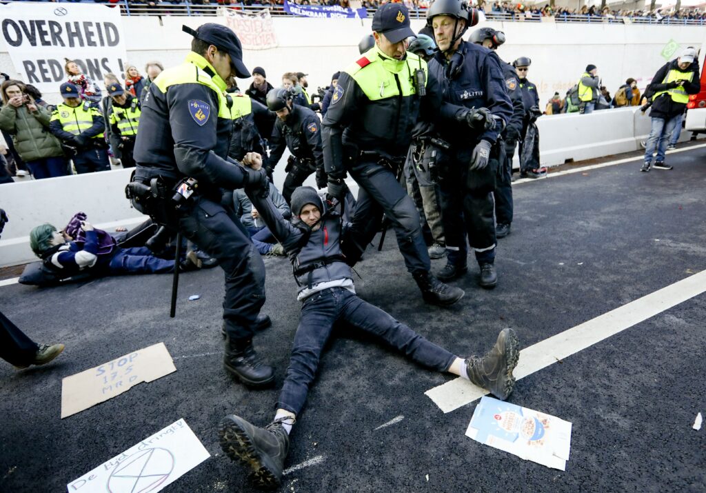 Na protestima u Haagu privedeno više od 750 aktivista