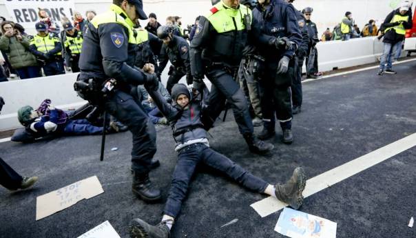 Na protestima u Haagu privedeno više od 750 aktivista