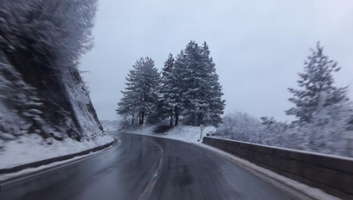 Na putevima moguća poledica, tokom dana povećana opasnost od odrona