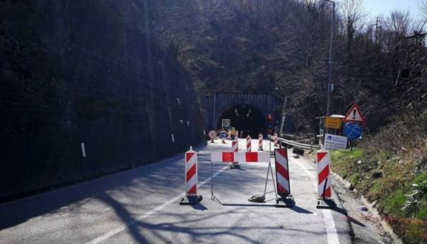 Na putu Tarčin-Konjic od 17 do 04 sati saobraća se jednom trakom