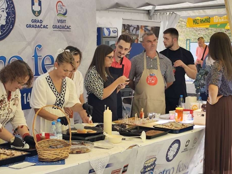 Na "Sajmu šljive" u Gradačcu održan Gastrofestival posvećen šljivi