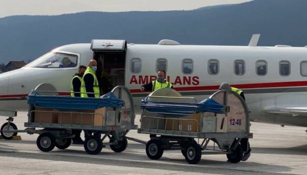 Na sarajevski aerodrom stigle vakcine iz Turske