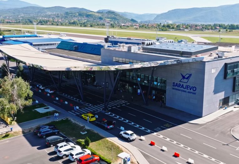 Na sarajevskom aerodromu uhapšen muškarac zbog krađe mobitela u Njemačkoj