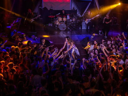 Na Severinin koncert na Krku došao i Luka Dončić, obećao joj dres za sina