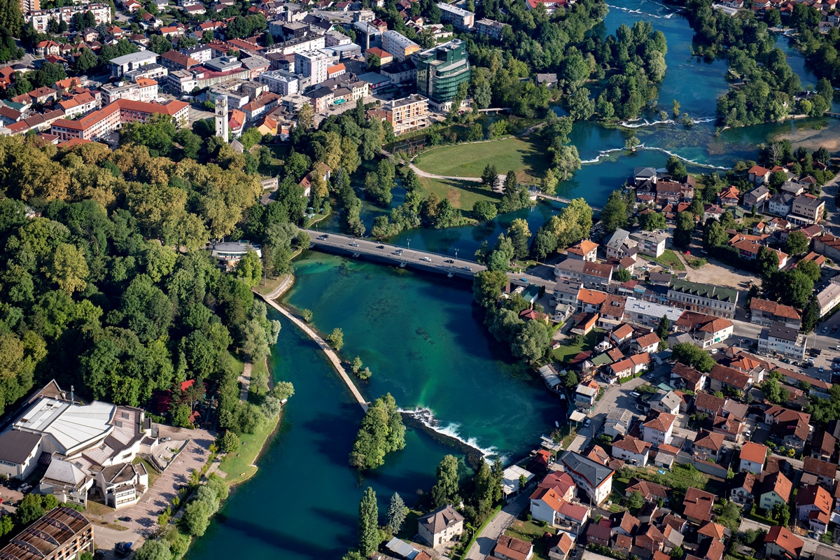 Na širem području Bihaća maksimalno oprezna vožnja   