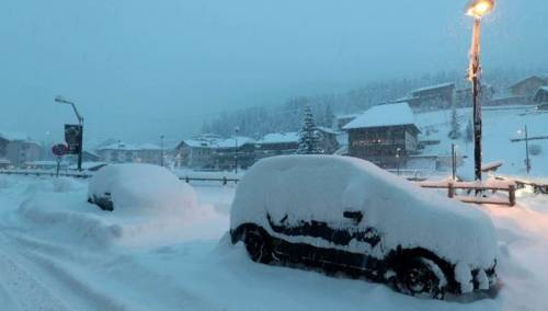 Na sjeveru Italije snijeg i poplave poslije nevremena