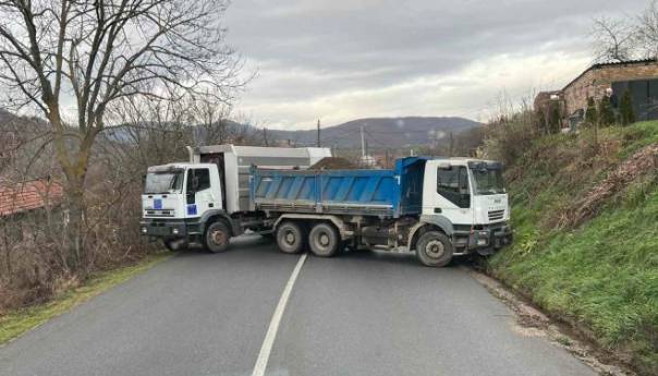 Na sjeveru Kosova i dalje blokade