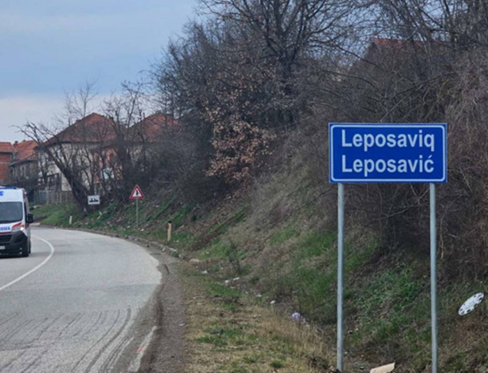 Na sjeveru Kosova se uklanjaju saobraćajne table na ćirilici