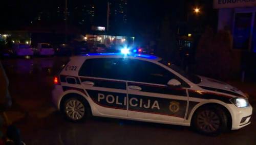 Na Skenderiji planuo automobil, oštećeno još jedno vozilo