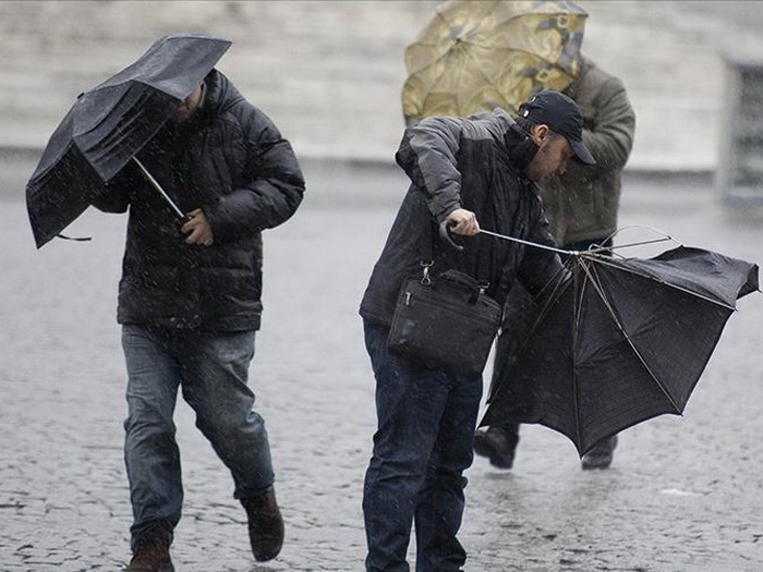 Na snazi narandžasto upozorenje zbog olujnih udara vjetra