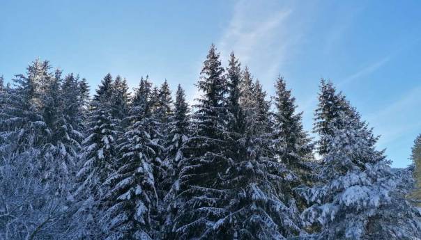 Na Sokocu jutros minus 22, danas sunčano u cijeloj zemlji, temperature u blagom porastu