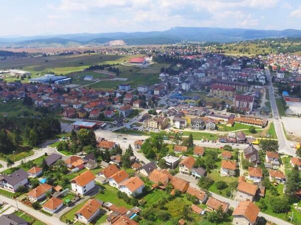 Na Sokocu uhapšen muškarac, pronađena mu bomba