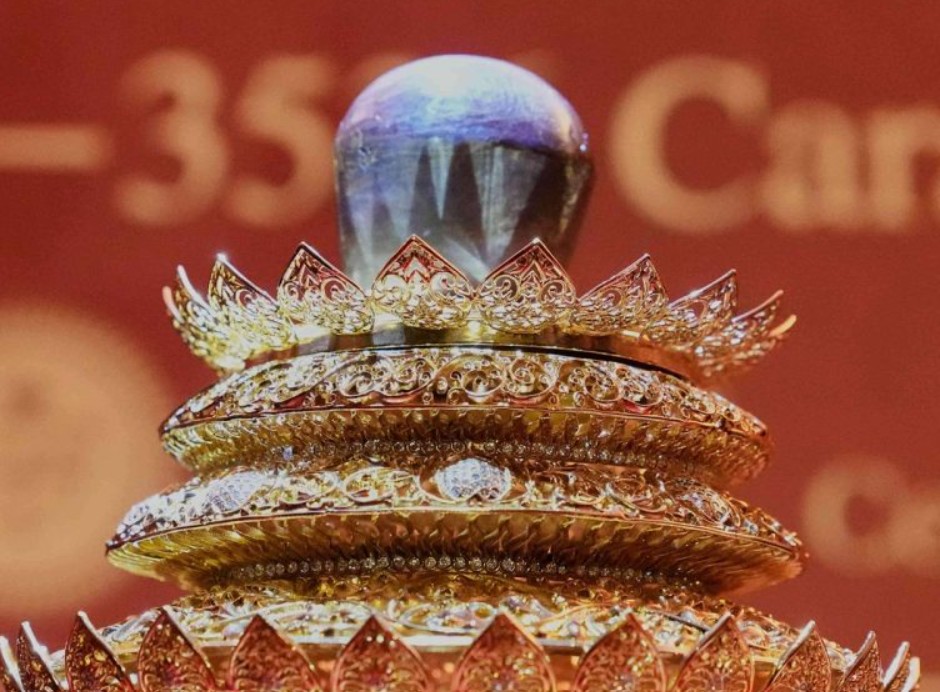 Na Šri Lanki izložen najveći zvjezdasti safir na svijetu