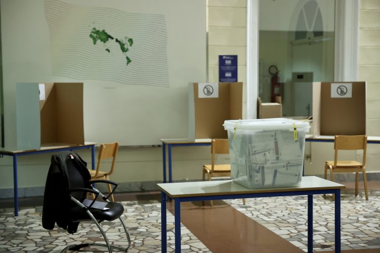 Na svakom 3. biračkom mjestu nepropisno istaknuta lista članova biračkih odbora