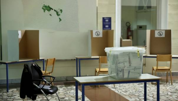 Na svakom 3. biračkom mjestu nepropisno istaknuta lista članova biračkih odbora