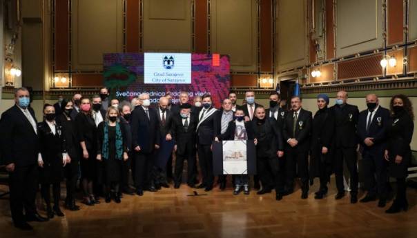 Na svečanoj sjednici Gradskog vijeća Grada Sarajeva uručene nagrade i priznanja