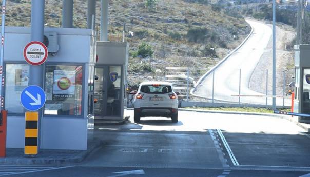 Na svim graničnim prelazima BiH pojačana kontrola putnika i robe