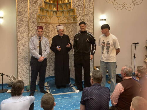 Na teraviji u Austriji: Muharemović i Malić u džamiji Cvijet Srebrenice