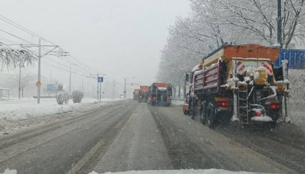 Na terenu 12 radnika i 44 vozila KJKP RAD