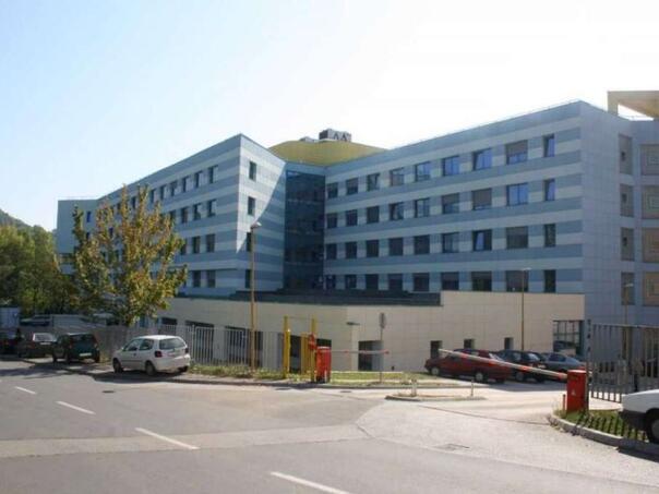 Na UKC Tuzla se reducira se operativni program rada