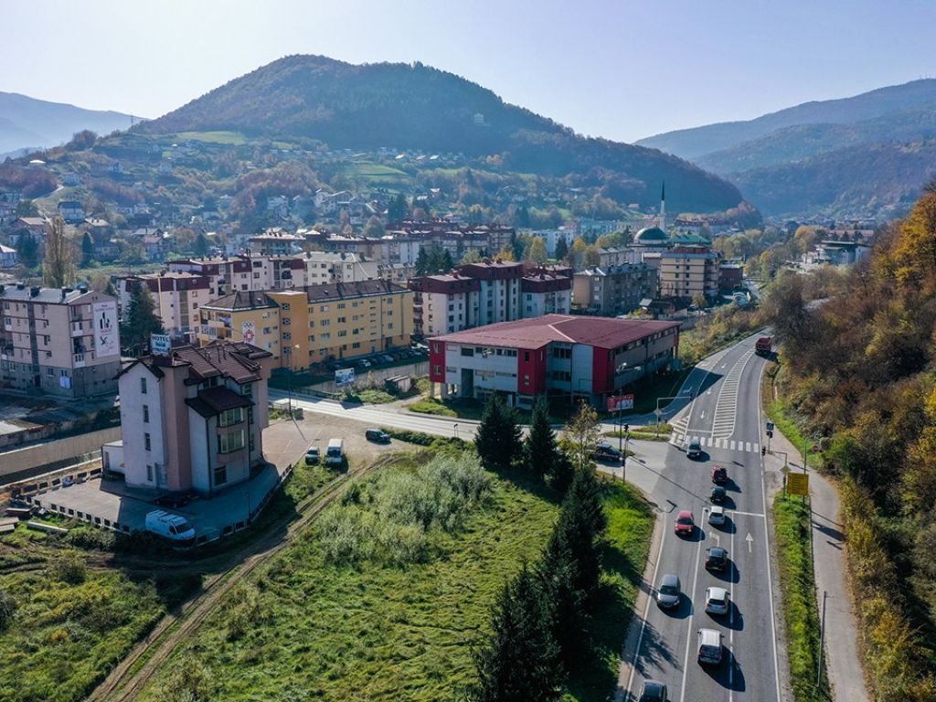Na ulazu u Hadžiće zatvorena jedna traka, alternativni pravci u oba smjera