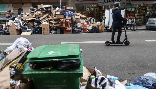 Na ulicama Pariza 10.000 tona smeća