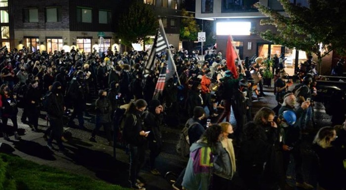 Na ulicama SAD-a i Bidenove i Trumpove pristaše
