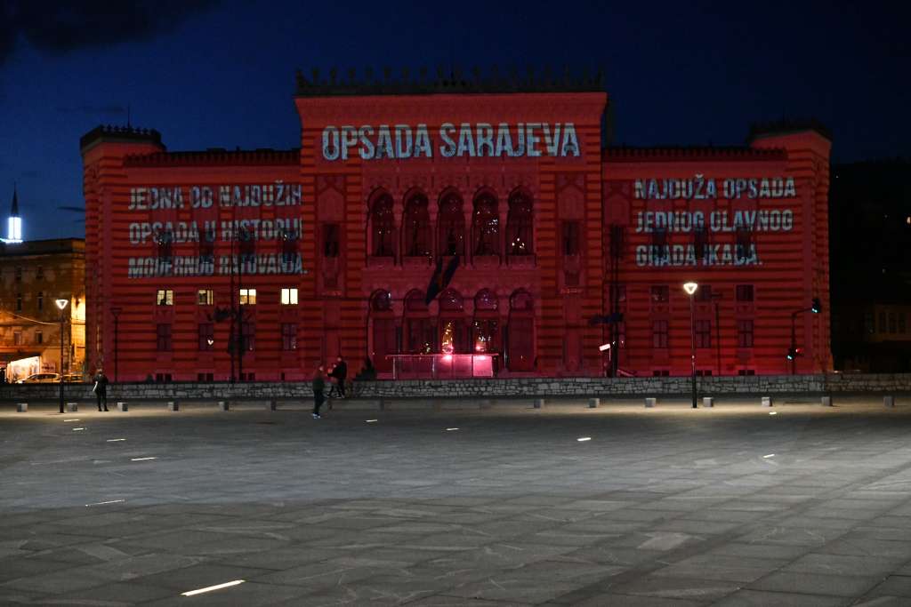 Na Vijećnici upriličena video projekcija "Sarajevske ruže"