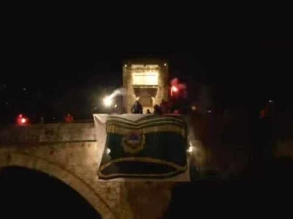 Na višegradskoj ćupriji uzvikivali ime zločinca Mladića