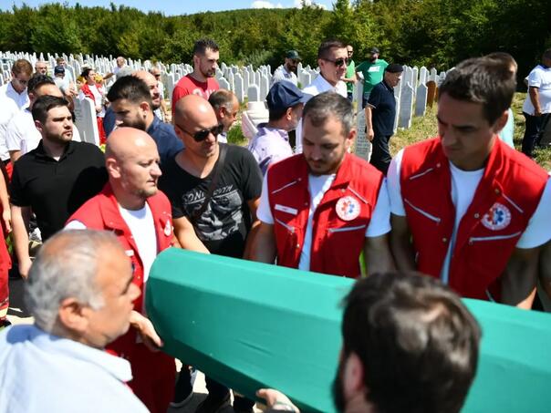 Na Vlakovu klanjana dženaza tragično nastradaloj doktorici Aidi Softić